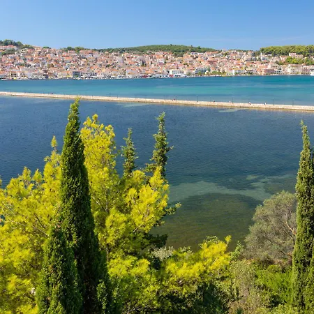 Villa Atlantis